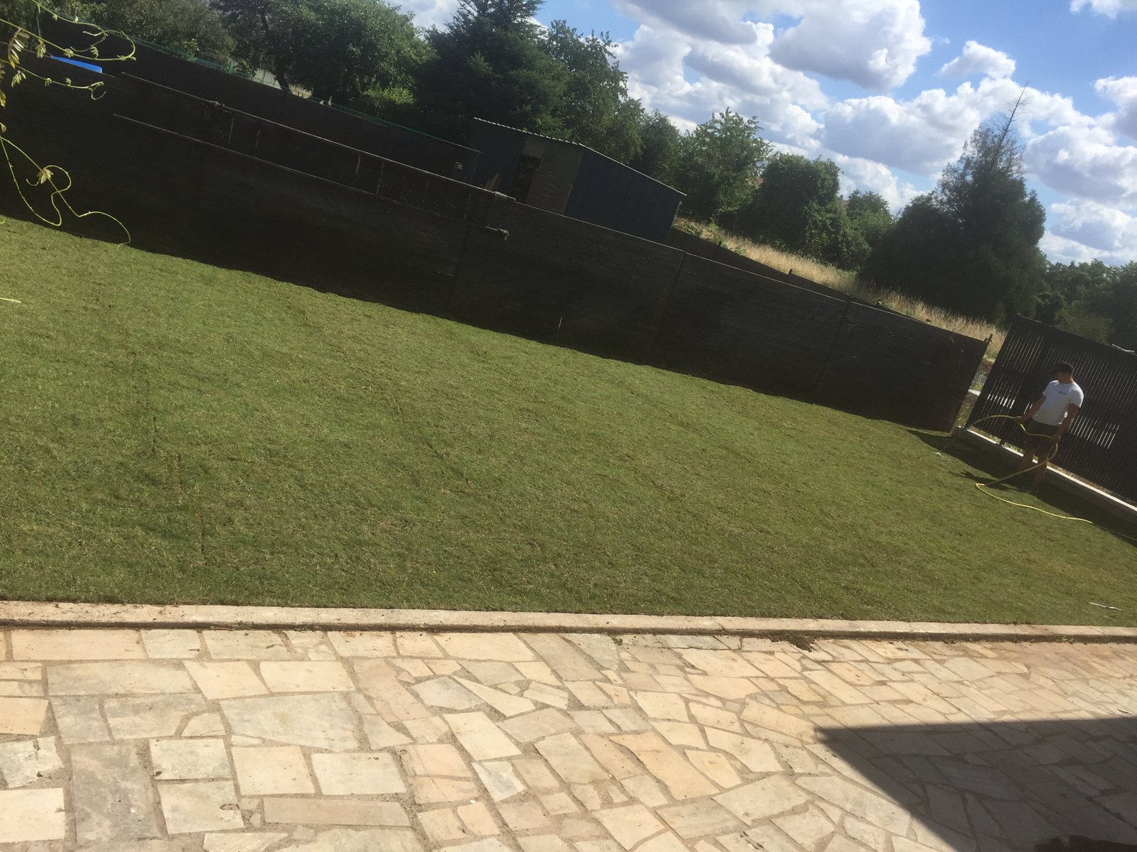 Pose de cloture panneaux rigides